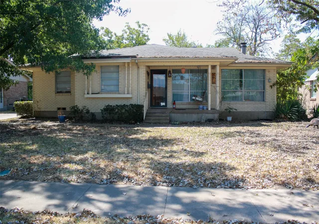 Photo 1 of Single family home for sale at 1417 Williamsburg Rd, Greenville, TX 75401 | MLS# 21371104 | Listing updated on 2026-09-09