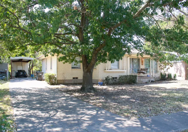 Photo 2 of Single family home for sale at 1417 Williamsburg Rd, Greenville, TX 75401 | MLS# 21371104 | Listing updated on 2026-09-09