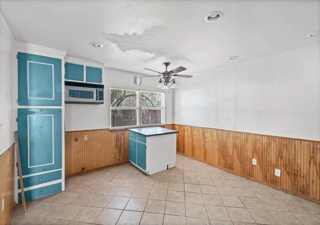 Photo 4 of Single family home for sale at 756 Thomas Ave, Hurst, TX 76053 | MLS# 21380111 | Listing updated on 2026-10-07
