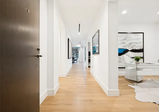 Photo 2 of Condo for sale at 2025 Woodall Rodgers Fwy #23, Dallas, TX 75201 | MLS# 21380584 | Listing updated on 2026-09-09