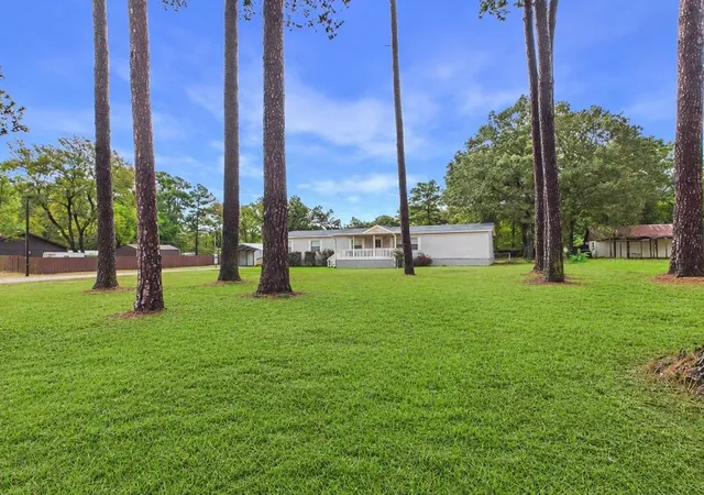 Photo 3 of Sale Pending at 21104 Easy St, Chandler, TX 75758 | MLS# 21380728 | Listing updated on 2026-09-29