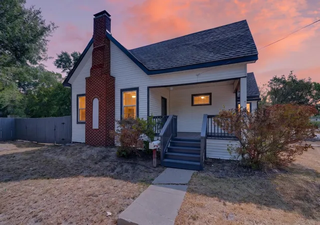 Photo 1 of Single family home for sale at 200 1st Street, Terrell, TX 75160 | MLS# 21373143 | Listing updated on 2026-09-28
