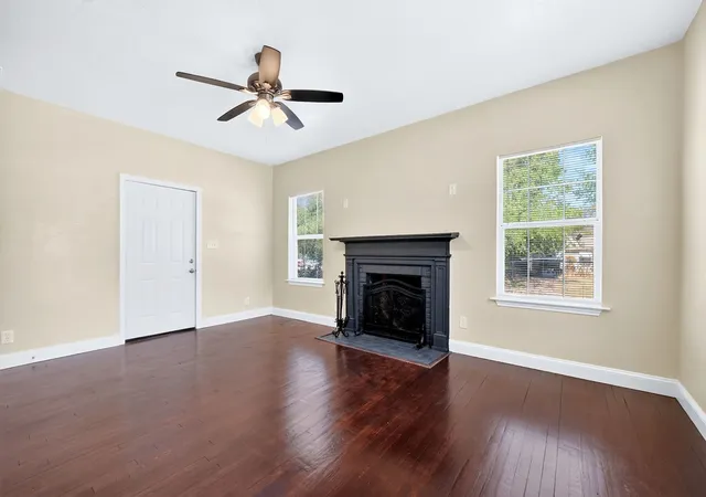 Photo 4 of Single family home for sale at 200 1st Street, Terrell, TX 75160 | MLS# 21373143 | Listing updated on 2026-09-28