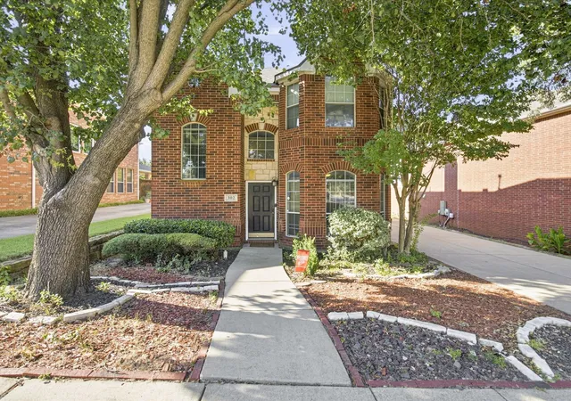 Photo 1 of Single family home for sale at 302 Republic Ln, Euless, TX 76040 | MLS# 21380630 | Listing updated on 2026-09-12