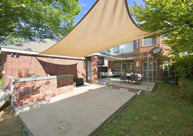 Photo 36 of Single family home for sale at 302 Republic Ln, Euless, TX 76040 | MLS# 21380630 | Listing updated on 2026-09-12