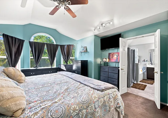 Photo 4 of Single family home for sale at 302 Republic Ln, Euless, TX 76040 | MLS# 21380630 | Listing updated on 2026-09-12