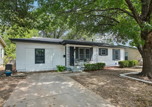 Single family home for sale at 3204 Aurora St, Haltom City, TX 76117 | MLS# 21374996