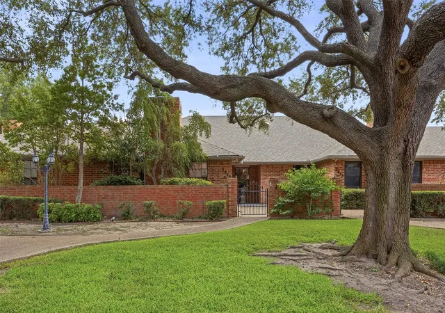 Photo 1 of Townhouse for sale at 5845 Westhaven Dr #B, Fort Worth, TX 76132 | MLS# 21369738 | Listing updated on 2026-09-13