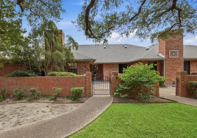Photo 3 of Townhouse for sale at 5845 Westhaven Dr #B, Fort Worth, TX 76132 | MLS# 21369738 | Listing updated on 2026-09-13