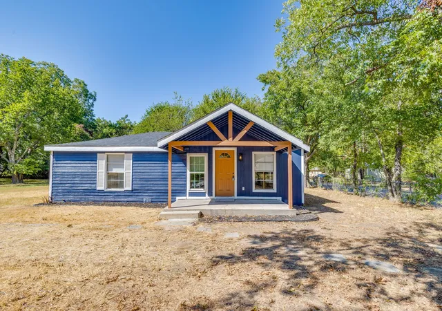 Photo 1 of Single family home for sale at 407 Ada St, Cleburne, TX 76031 | MLS# 21380566 | Listing updated on 2026-09-09