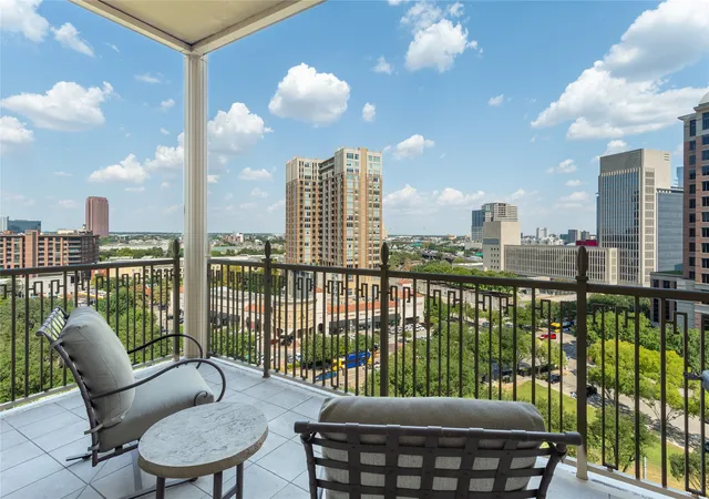 Photo 1 of Condo for sale at 2525 N Pearl St #1001, Dallas, TX 75201 | MLS# 21370338 | Listing updated on 2026-09-09