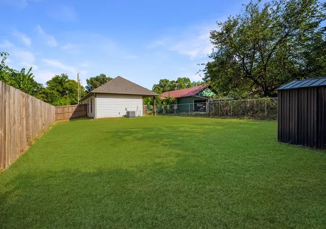 Photo 22 of Single family home for sale at 204 Bradford Ave, Arp, TX 75750 | MLS# 21380474 | Listing updated on 2026-09-14