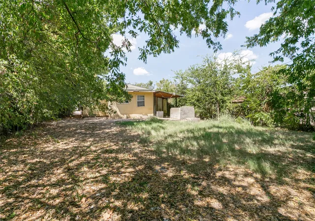 Photo 3 of Single family home for sale at 4329 Lubbock Ave, Fort Worth, TX 76115 | MLS# 21380996 | Listing updated on 2026-09-16