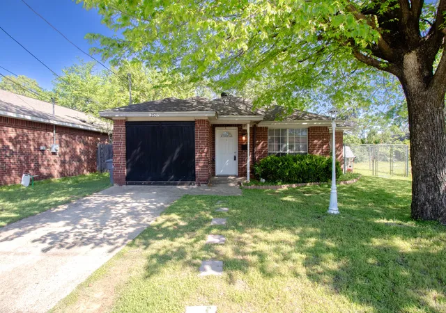 Photo 1 of Single family home for sale at 2651 Anderson St, Dallas, TX 75215 | MLS# 21381051 | Listing updated on 2026-09-22