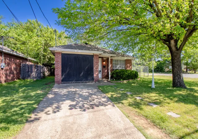 Photo 2 of Single family home for sale at 2651 Anderson St, Dallas, TX 75215 | MLS# 21381051 | Listing updated on 2026-09-22