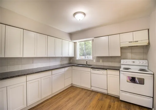 Photo 4 of Single family home for sale at 3422 Moon Dr, Mesquite, TX 75150 | MLS# 21377873 | Listing updated on 2026-09-09