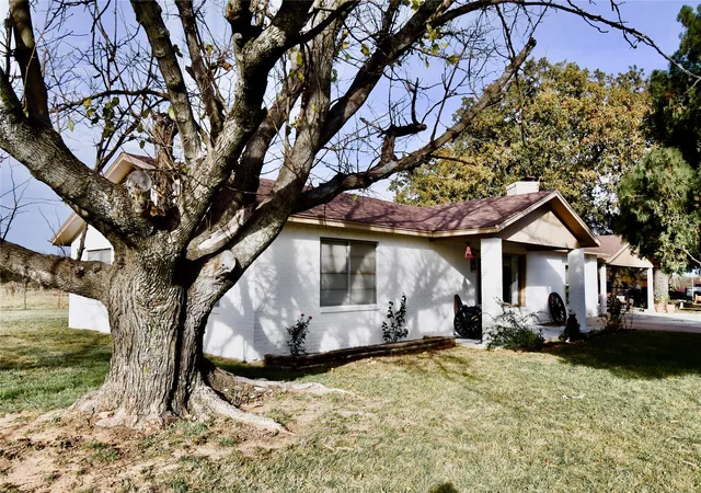 Photo 3 of Single family home for sale at 324 County Rd 317, Comanche, TX 76442 | MLS# 21381056 | Listing updated on 2026-10-02