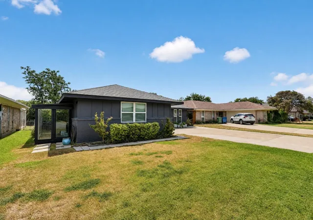 Photo 2 of Single family home for sale at 1610 Cecil Dr, Carrollton, TX 75006 | MLS# 21381098 | Listing updated on 2026-09-13
