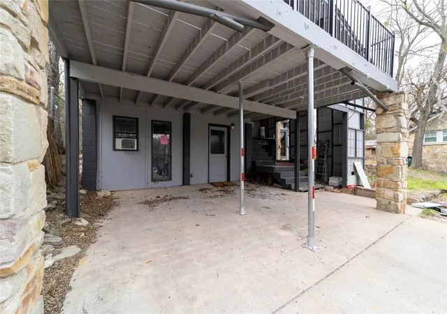 Photo 3 of Sale Pending at 4832 Williams Spring Rd, Fort Worth, TX 76135 | MLS# 21381108 | Listing updated on 2026-09-21