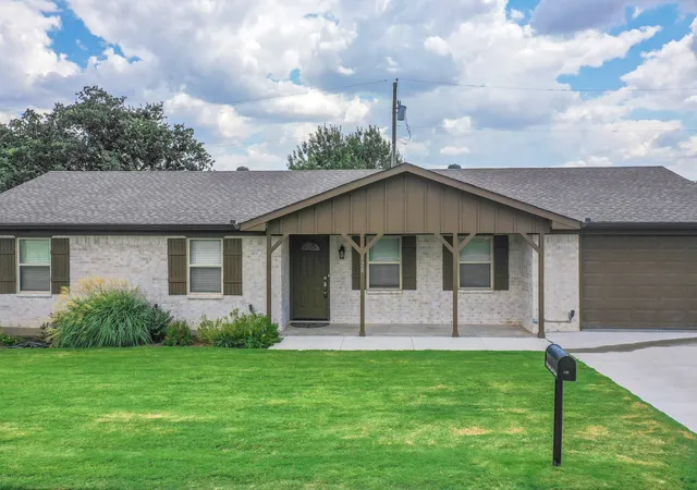 Single family home for sale at 128 Oak Crk St, Jacksboro, TX 76458 | MLS# 21380850