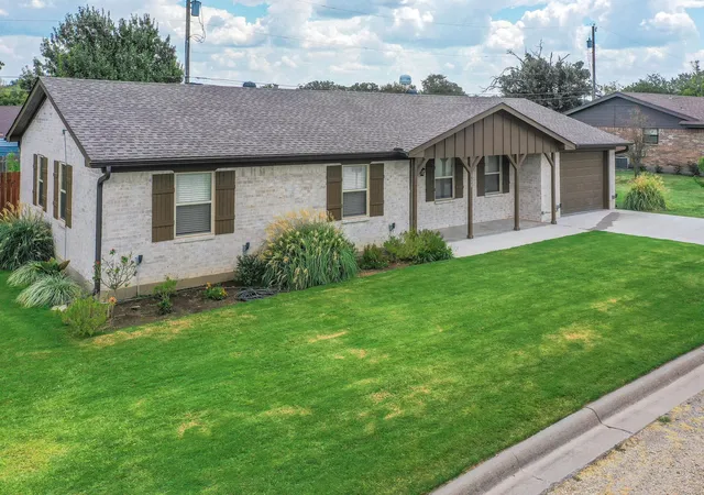 Photo 3 of Single family home for sale at 128 Oak Crk St, Jacksboro, TX 76458 | MLS# 21380850 | Listing updated on 2026-09-09