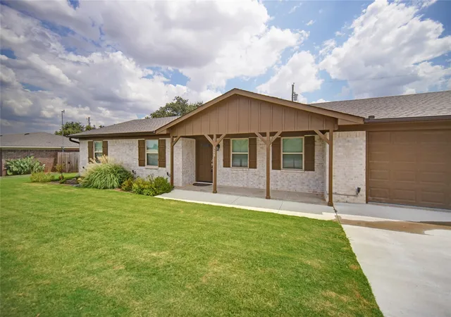 Photo 4 of Single family home for sale at 128 Oak Crk St, Jacksboro, TX 76458 | MLS# 21380850 | Listing updated on 2026-09-09