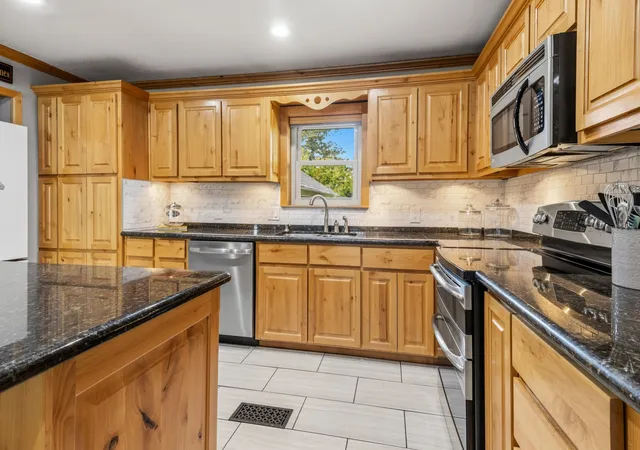 Photo 4 of Single family home for sale at 803 County Rd 2127, Pittsburg, TX 75686 | MLS# 21379037 | Listing updated on 2026-09-09