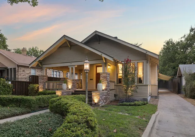 Photo 1 of Single family home for sale at 1011 Woodlawn Ave, Dallas, TX 75208 | MLS# 21377584 | Listing updated on 2026-09-13