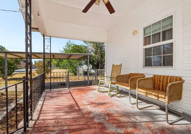 Photo 4 of Single family home for sale at 211 N Nueces St, Coleman, TX 76834 | MLS# 21381006 | Listing updated on 2026-09-09