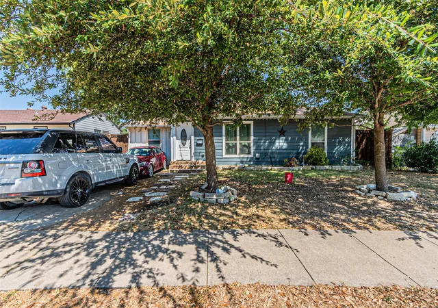 Photo 1 of Single family home for sale at 305 Chandler Dr, Garland, TX 75040 | MLS# 21381176 | Listing updated on 2026-09-10