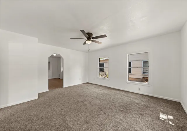 Photo 3 of Single family home for sale at 927 Oakwood Ave, Waco, TX 76706 | MLS# 21381092 | Listing updated on 2026-09-09