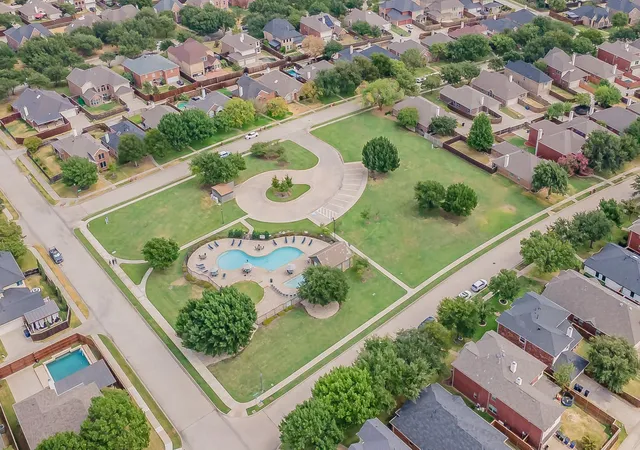 Photo 3 of Single family home for sale at 12361 Hawk Crk Dr, Frisco, TX 75033 | MLS# 21381093 | Listing updated on 2026-09-12