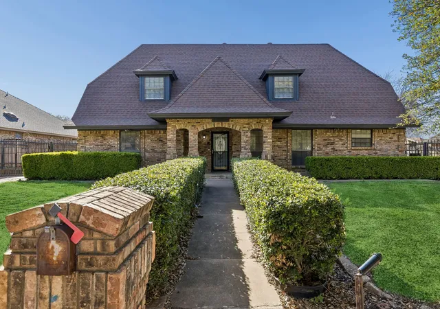 Photo 1 of Single family home for sale at 7304 Old Ml Run, Fort Worth, TX 76133 | MLS# 21376349 | Listing updated on 2026-09-13