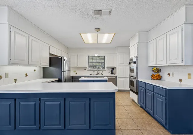 Photo 3 of Single family home for sale at 7304 Old Ml Run, Fort Worth, TX 76133 | MLS# 21376349 | Listing updated on 2026-09-13