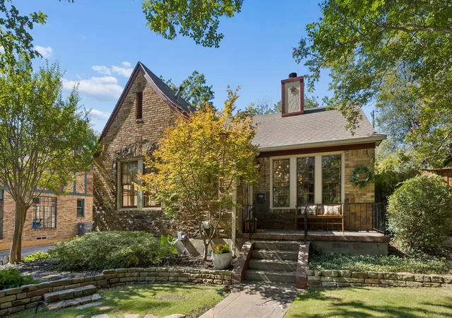 Photo 2 of Single family home for sale at 1027 Sarasota Cir, Dallas, TX 75223 | MLS# 21381079 | Listing updated on 2026-10-07