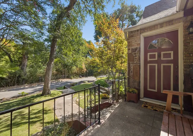 Photo 3 of Single family home for sale at 1027 Sarasota Cir, Dallas, TX 75223 | MLS# 21381079 | Listing updated on 2026-10-07