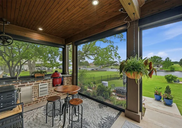 Photo 3 of Single family home for sale at 613 Kiowa Dr W, Gainesville, TX 76240 | MLS# 21381181 | Listing updated on 2026-09-09