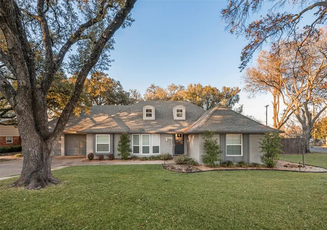 Photo 1 of Sale Pending at 6500 Dakar Rd W, Fort Worth, TX 76116 | MLS# 21374890 | Listing updated on 2026-09-08