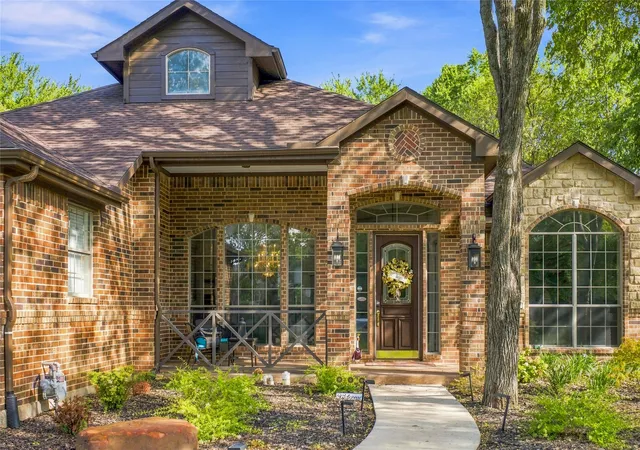 Photo 3 of Single family home for sale at 2105 Heather Ridge Ct, Flower Mound, TX 75028 | MLS# 21375481 | Listing updated on 2026-09-14