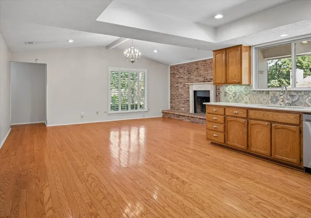 Photo 3 of Single family home for sale at 5516 Valparaiso Trl, Arlington, TX 76017 | MLS# 21376339 | Listing updated on 2026-09-09