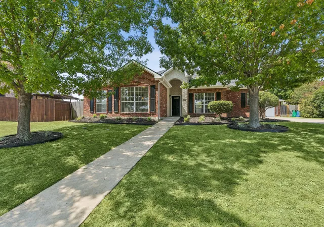 Photo 2 of Single family home for sale at 636 Whitetail Deer Ln, Crowley, TX 76036 | MLS# 21381208 | Listing updated on 2026-09-13