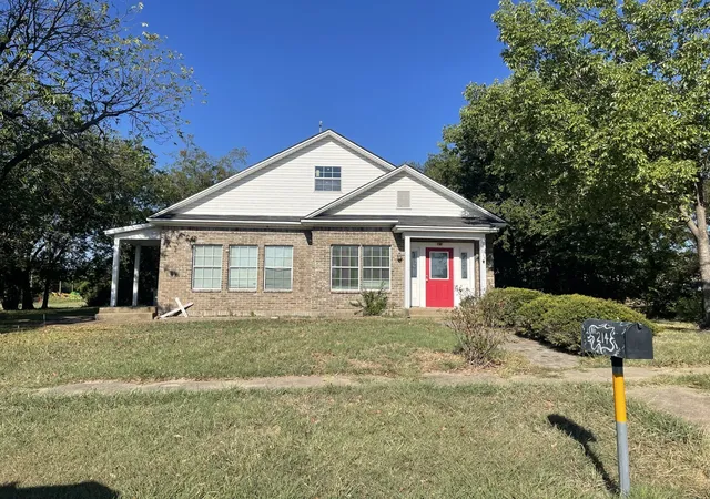 Photo 1 of Single family home for sale at 214 South 4th, Wills Point, TX 75169 | MLS# 21381304 | Listing updated on 2026-09-21