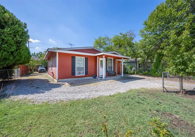 Photo 1 of Single family home for sale at 1616 Beaumont St, Fort Worth, TX 76106 | MLS# 21378125 | Listing updated on 2026-09-09