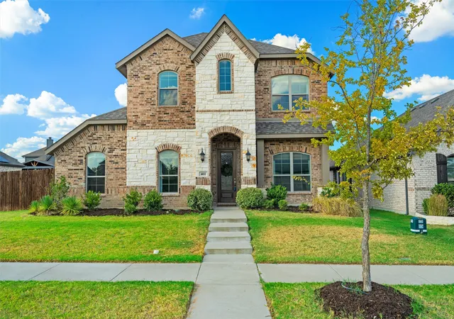 Photo 1 of Single family home for sale at 461 Washington Ave, Waxahachie, TX 75165 | MLS# 21378651 | Listing updated on 2026-09-10