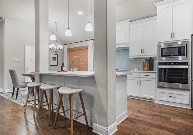 Photo 4 of Single family home for sale at 461 Washington Ave, Waxahachie, TX 75165 | MLS# 21378651 | Listing updated on 2026-09-10
