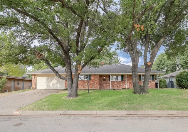 Photo 1 of Single family home for sale at 6805 Valhalla Rd, Fort Worth, TX 76116 | MLS# 21381328 | Listing updated on 2026-09-09