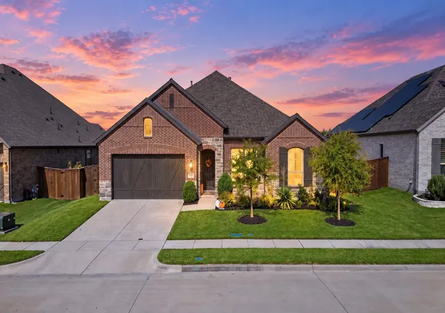 Photo 2 of Single family home for sale at 1818 Abruzzo Dr, Rockwall, TX 75032 | MLS# 21381233 | Listing updated on 2026-09-10