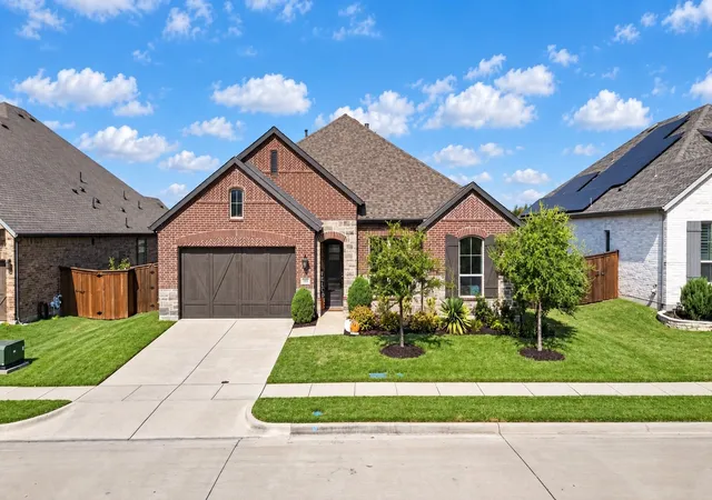 Photo 3 of Single family home for sale at 1818 Abruzzo Dr, Rockwall, TX 75032 | MLS# 21381233 | Listing updated on 2026-09-10