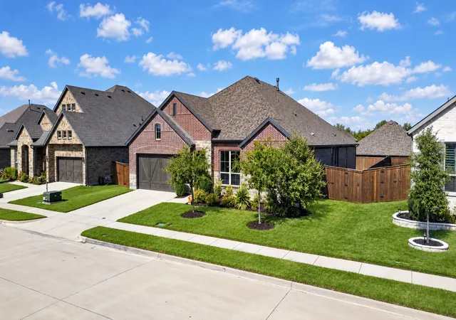 Photo 3 of Single family home for sale at 1818 Abruzzo Dr, Rockwall, TX 75032 | MLS# 21381233 | Listing updated on 2026-09-10