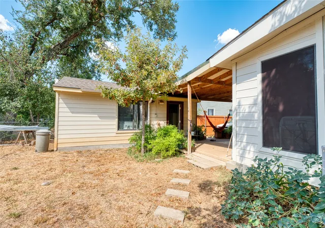 Photo 4 of Single family home for sale at 813 Iowa St, Irving, TX 75060 | MLS# 21381301 | Listing updated on 2026-09-09